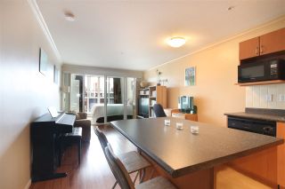 Photo 1: 306 5629 DUNBAR Street in Vancouver: Dunbar Condo for sale in "West Pointe" (Vancouver West)  : MLS®# R2051886