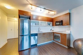 Photo 3: 705 10777 UNIVERSITY Drive in Surrey: Whalley Condo for sale in "City Point" (North Surrey)  : MLS®# R2748081