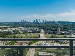 Photo 17: 2408 4485 SKYLINE Drive in Burnaby: Brentwood Park Condo for sale in "SOLO DISTRICT - ALTUS" (Burnaby North)  : MLS®# R2373957