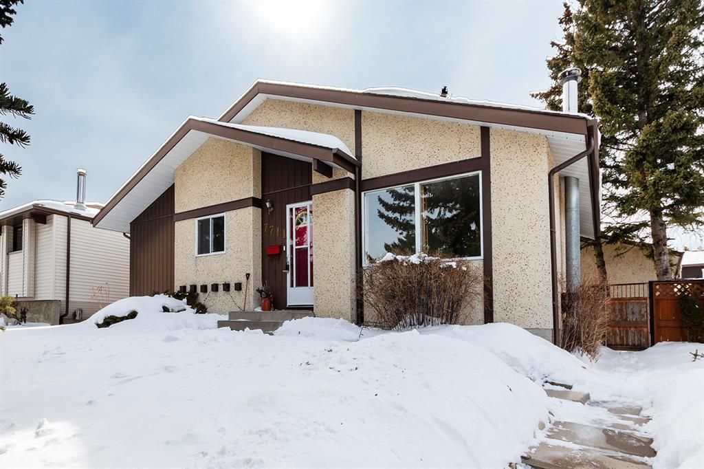 Main Photo: 7711 Hunterquay Way NW in Calgary: Huntington Hills Detached for sale : MLS®# A2032516