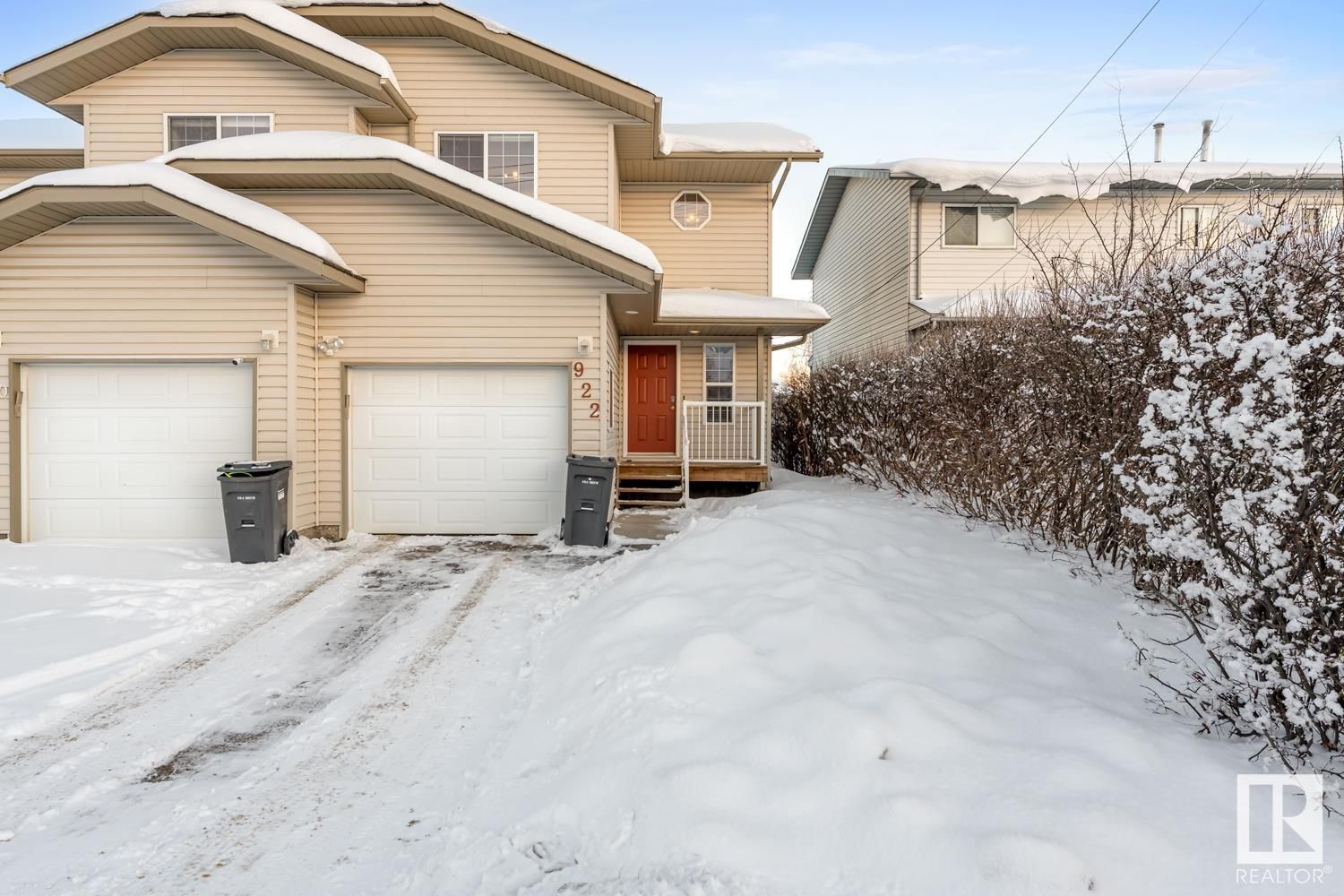 Main Photo: 922 11 Street: Cold Lake House Half Duplex for sale : MLS®# E4323350
