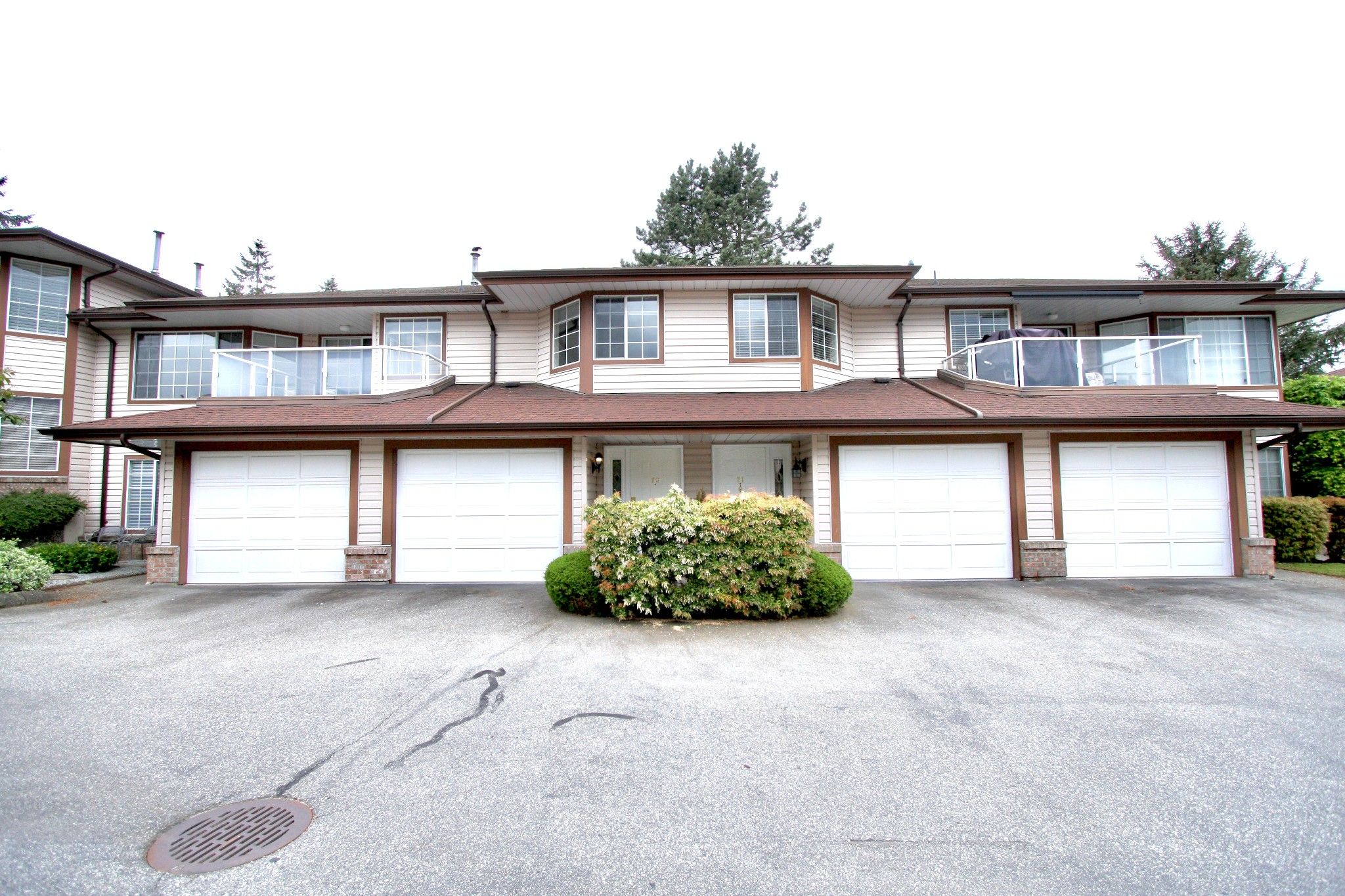 Main Photo: 20 32659 George Ferguson Way in Abbotsford: Abbotsford West Townhouse for sale : MLS®# R2711103