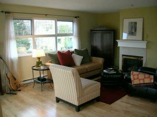 Photo 3: 302 3008 WILLOW ST in Vancouver: Fairview VW Condo for sale (Vancouver West)  : MLS®# V586298
