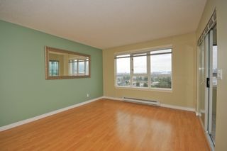 Photo 4: 702 1833 FRANCES Street in Vancouver: Hastings Condo for sale in "PANORAMA GARDENS" (Vancouver East)  : MLS®# V782136