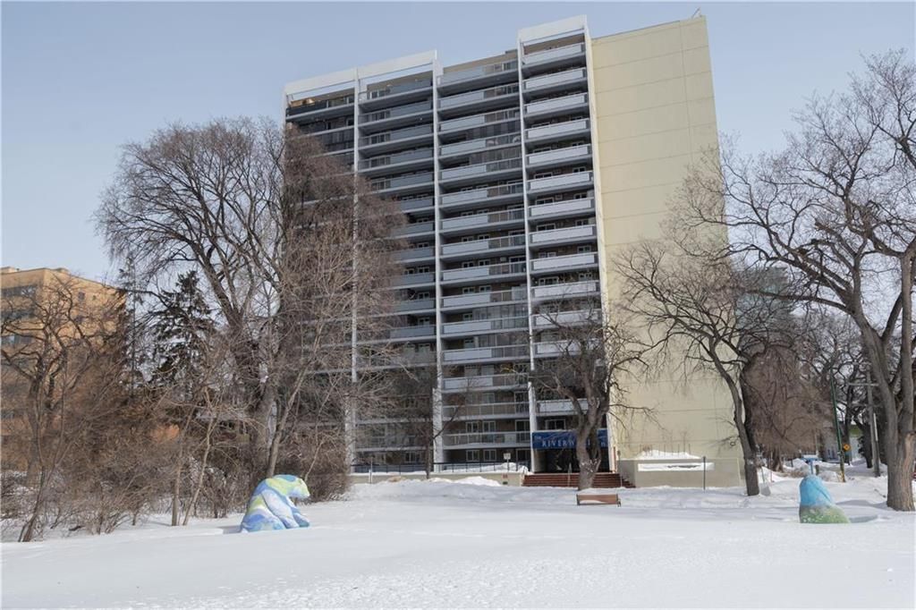Main Photo: 1605 15 Kennedy Street in Winnipeg: Downtown Condominium for sale (9A)  : MLS®# 202205282