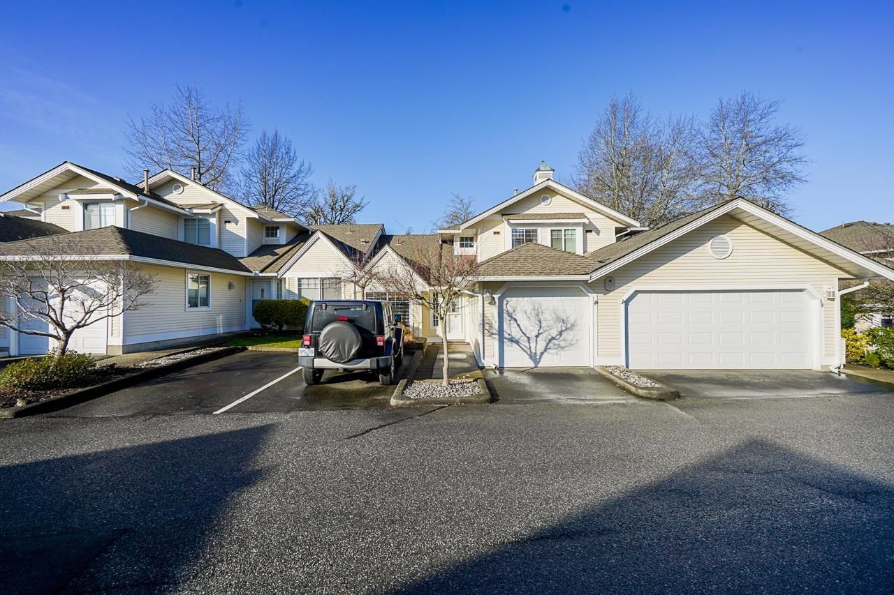 Main Photo: 60 8737 212 Street in Langley: Walnut Grove Townhouse for sale in "CHARTWELL GREEN" : MLS®# R2650964