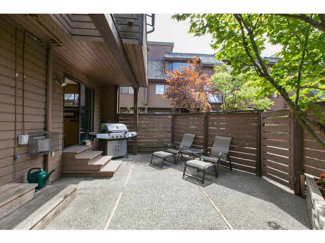 Main Photo: 3345 MOUNTAIN Highway in North Vancouver: Lynn Valley Townhouse for sale in "VILLAGE ON THE CREEK" : MLS®# V1141033