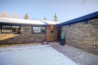Photo 2: 144 PARKWOOD Place SE in Calgary: Residential for sale : MLS®# C4272962