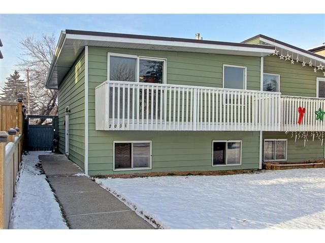 Main Photo: 2031 41 Street SE in Calgary: Forest Lawn House for sale : MLS®# C4091675