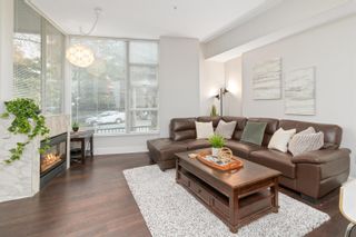 Photo 2: 2325 ASH Street in Vancouver: Fairview VW Townhouse for sale (Vancouver West)  : MLS®# R2733717