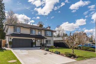 Photo 2: 19577 SOMERSET Drive in Pitt Meadows: Mid Meadows House for sale in "SOMERSET" : MLS®# R2676556