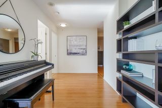 Photo 11: 2207 939 HOMER Street in Vancouver: Yaletown Condo for sale (Vancouver West)  : MLS®# R2637749