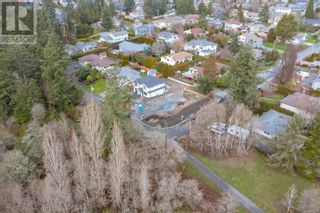 Photo 3: Lot B 766 Lindsay St in Saanich: Vacant Land for sale : MLS®# 966895