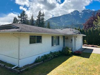 Photo 1: 1376 DEPOT Road in Squamish: Brackendale House for sale in "Brackendale" : MLS®# R2856076