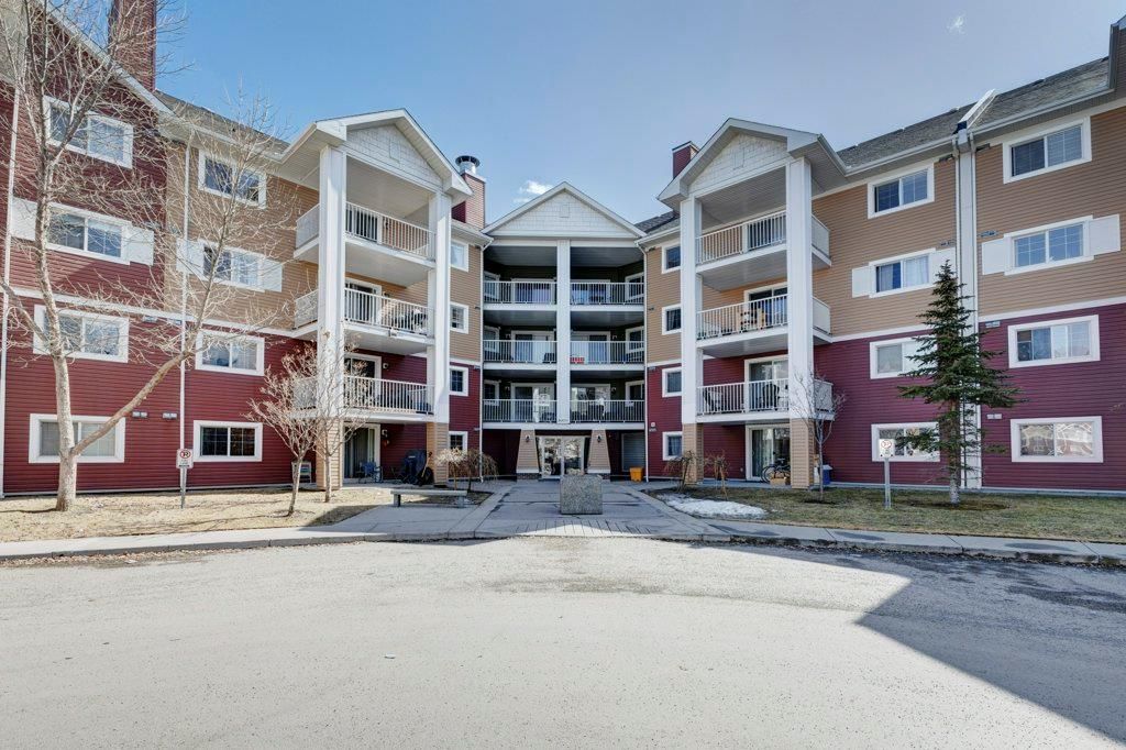 Main Photo: 3324 10 Prestwick Bay SE in Calgary: McKenzie Towne Apartment for sale : MLS®# A2039330