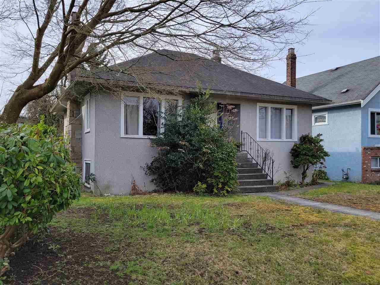 Main Photo: 384 E 37 Avenue in Vancouver: Main House for sale in "Riley Park" (Vancouver East)  : MLS®# R2546237