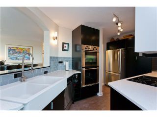 Photo 5: # 10D 338 TAYLOR WY in West Vancouver: Park Royal Condo for sale in "WESTROYAL" : MLS®# V998601