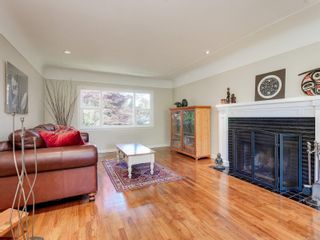 Photo 2: 1539 Oak Crest Dr in Saanich: SE Cedar Hill Single Family Residence for sale (Saanich East)  : MLS®# 968326