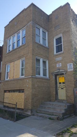 Main Photo: 211 N KILBOURN Avenue in CHICAGO: CHI - West Garfield Park Residential Income for sale ()  : MLS®# 09981787