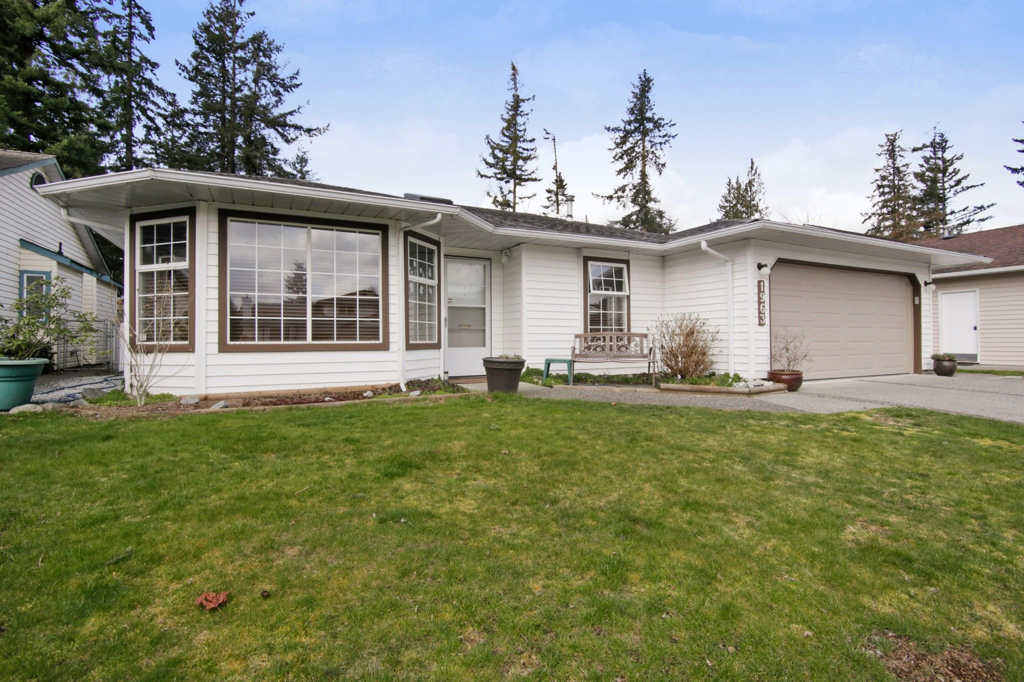 Main Photo: 1963 MAPLEWOOD Place in Abbotsford: Central Abbotsford House for sale : MLS®# R2248919