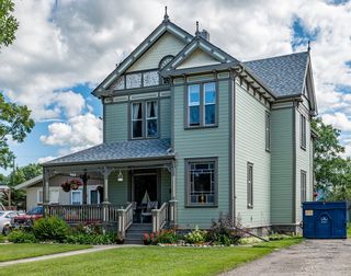 Photo 1: 131 Dufferin Avenue E in Portage la Prairie: House for sale : MLS®# 202307714