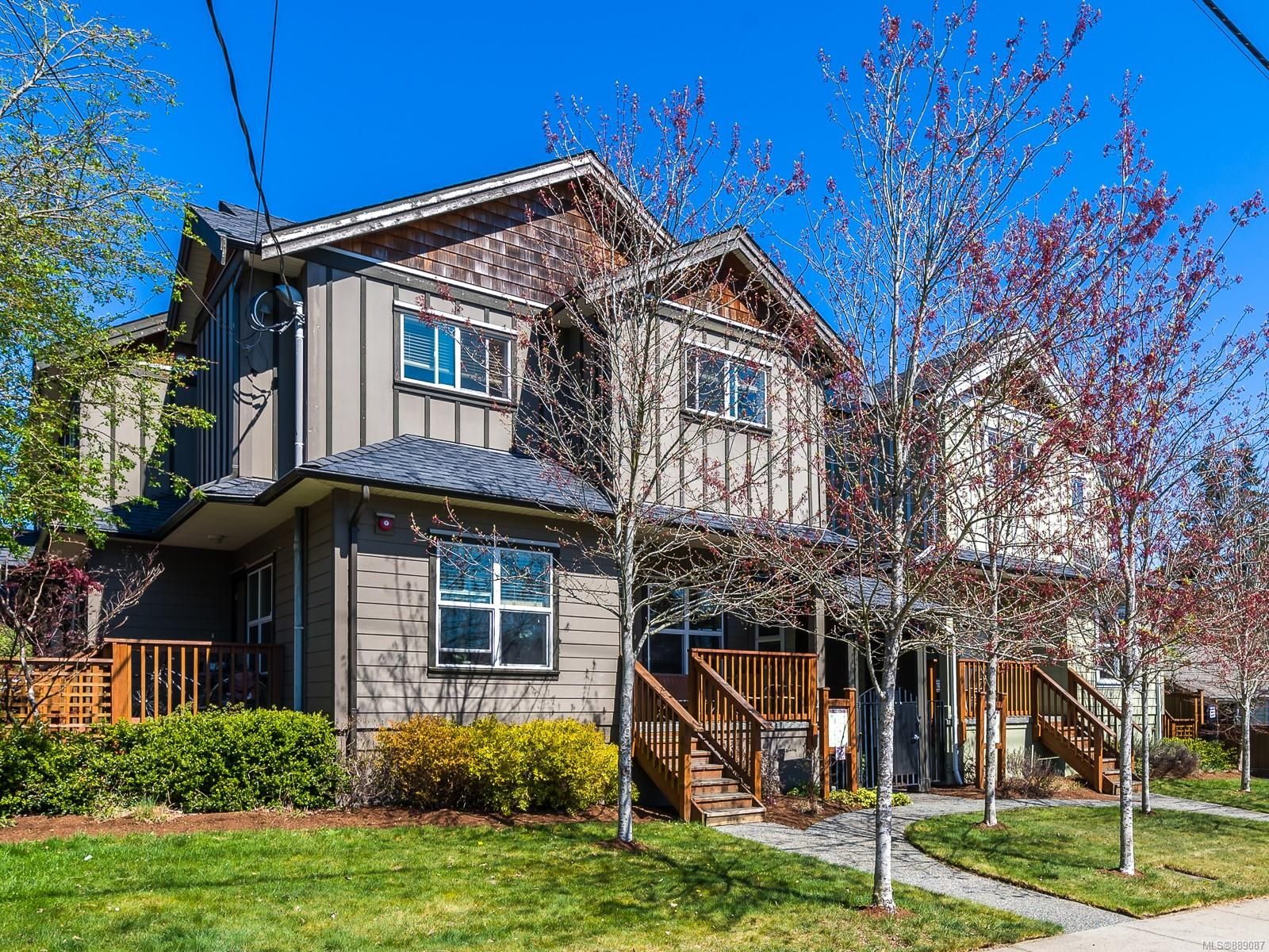 Main Photo: 102 584 Rosehill St in Nanaimo: Na Central Nanaimo Row/Townhouse for sale : MLS®# 889087