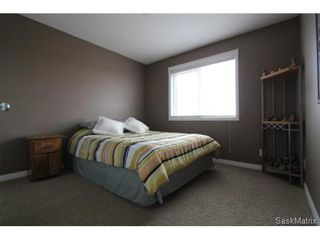 Photo 12: 355 Thode AVENUE in Saskatoon: Willowgrove Single Family Dwelling for sale (Saskatoon Area 01)  : MLS®# 460690