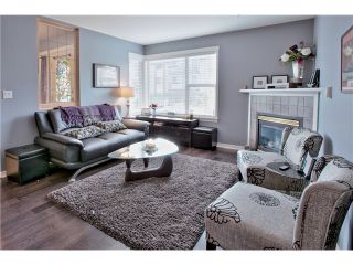 Photo 2: 520 ST GEORGES Avenue in North Vancouver: Lower Lonsdale Townhouse for sale in "STREAMLINE PLACE" : MLS®# V1067178