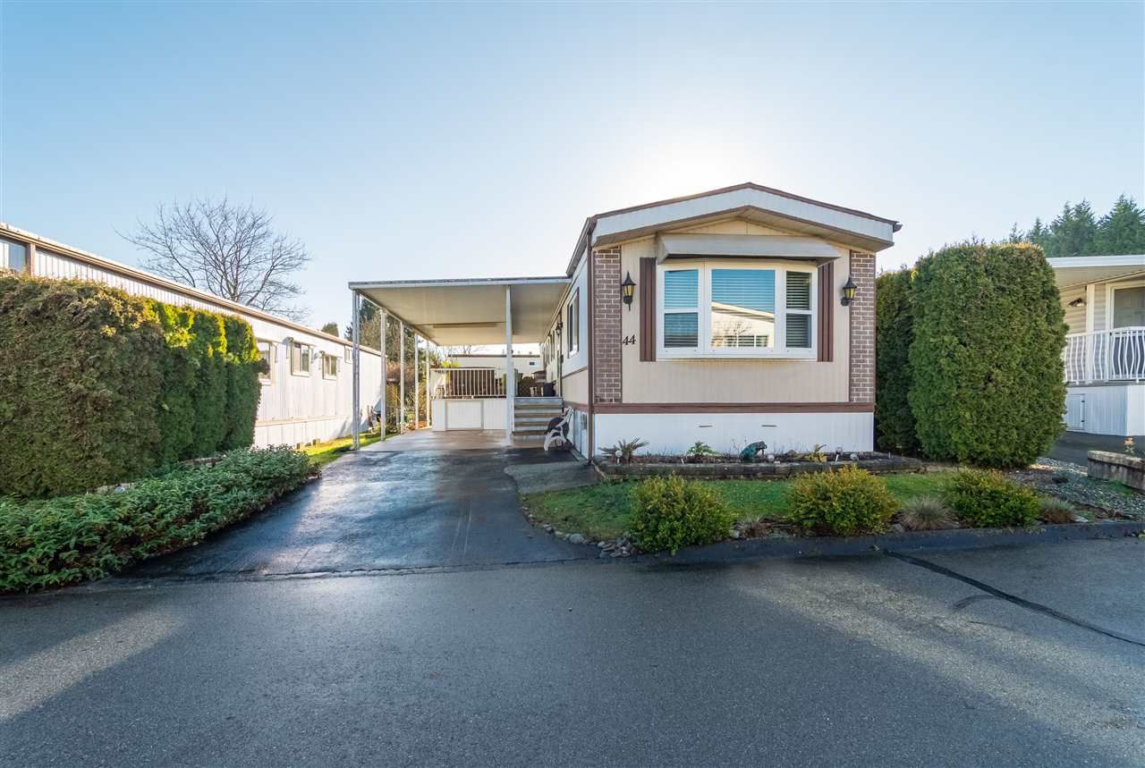 Main Photo: 44 15875 20 Avenue in Surrey: King George Corridor Manufactured Home for sale in "SEA RIDGE BAYS" (South Surrey White Rock)  : MLS®# R2333311