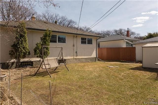 Photo 20: Photos: 915 Campbell Street in Winnipeg: River Heights South Residential for sale (1D)  : MLS®# 1809868