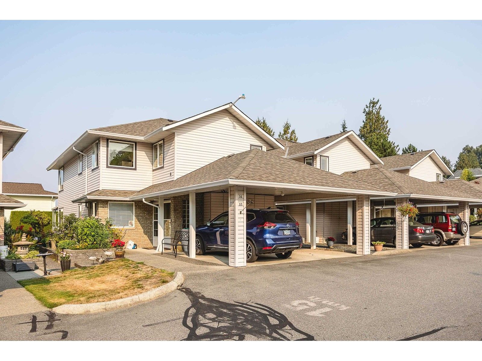 Main Photo: 54 15020 66A AVENUE in Surrey: House for sale : MLS®# R2809825