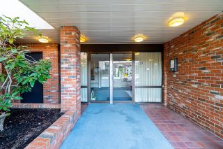 Photo 3: 302 32885 GEORGE FERGUSON Way in Abbotsford: Central Abbotsford Condo for sale in "FAIRVIEW MANOR" : MLS®# R2669877