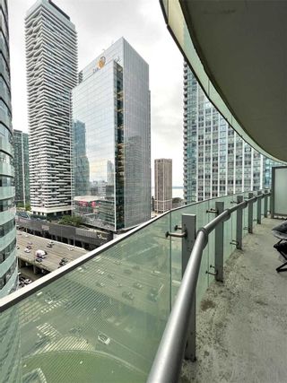 Photo 15: 1610 12 York Street in Toronto: Waterfront Communities C1 Condo for lease (Toronto C01)  : MLS®# C5728815