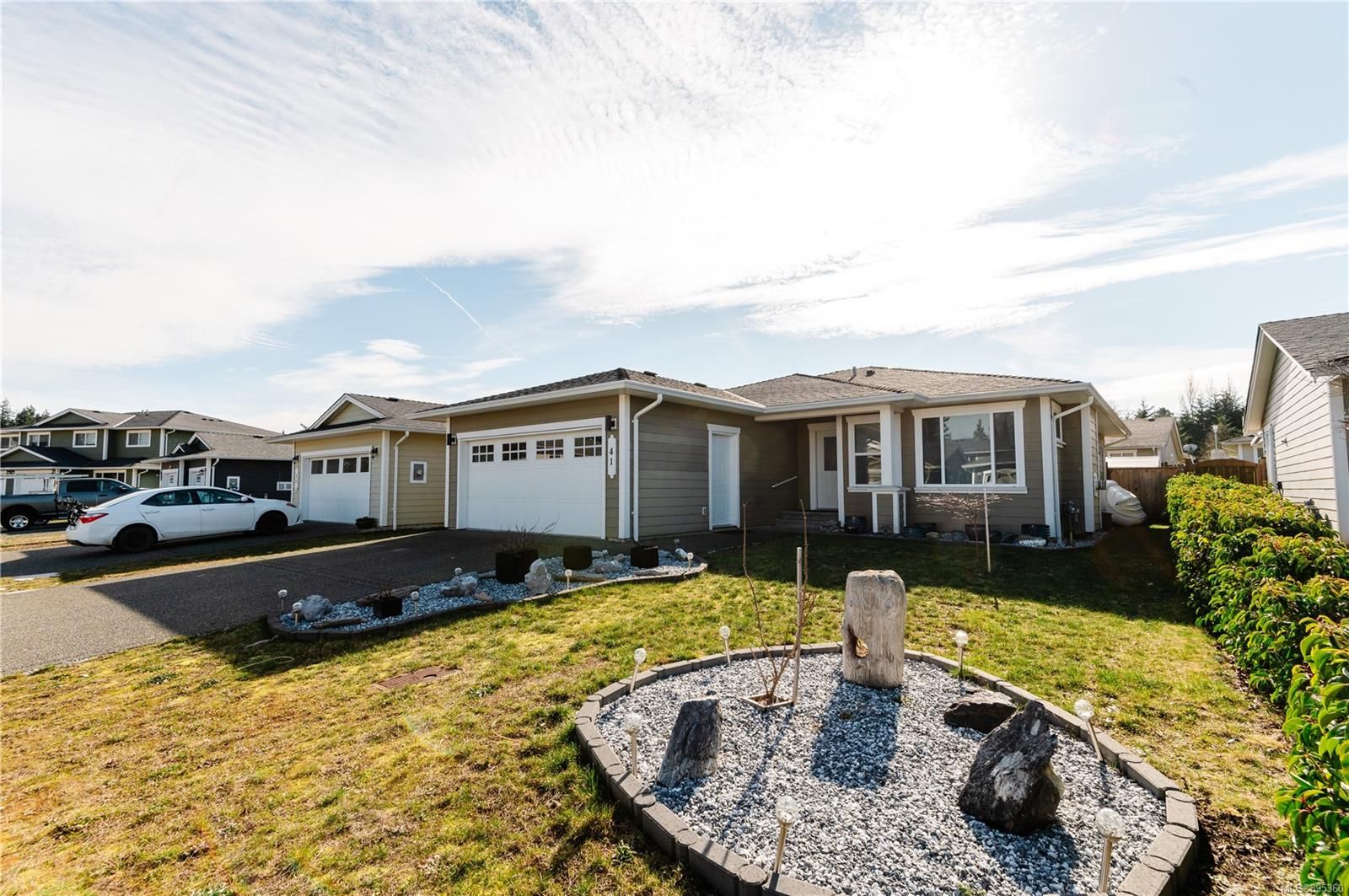 Main Photo: 41 Carolina Dr in Campbell River: CR Willow Point House for sale : MLS®# 895360