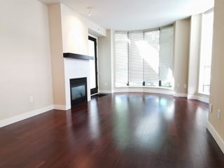 Photo 3: 215 170 W 1ST Street in North Vancouver: Lower Lonsdale Condo for sale in "One Park Lane" : MLS®# R2598047