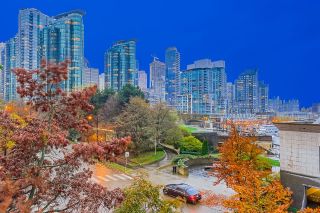 Photo 1: 27 358 JERVIS Mews in Vancouver: Coal Harbour Townhouse for sale in "CALLISTO" (Vancouver West)  : MLS®# R2686972