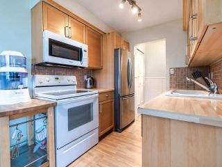 Photo 12: 305 45 FOURTH Street in New Westminster: Downtown NW Condo for sale in "DORCHESTER" : MLS®# R2515848