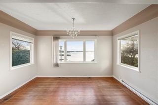 Photo 11: 206 Robert St in Victoria: VW Victoria West House for sale (Victoria West)  : MLS®# 890459