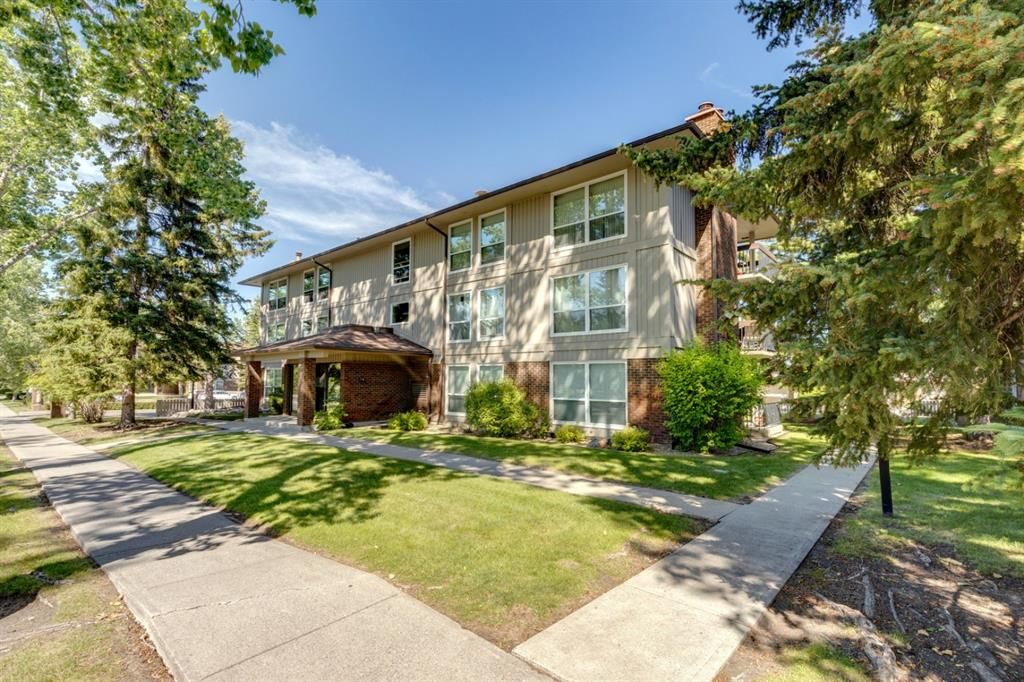 Main Photo: 512 860 Midridge Drive SE in Calgary: Midnapore Apartment for sale : MLS®# A1243994