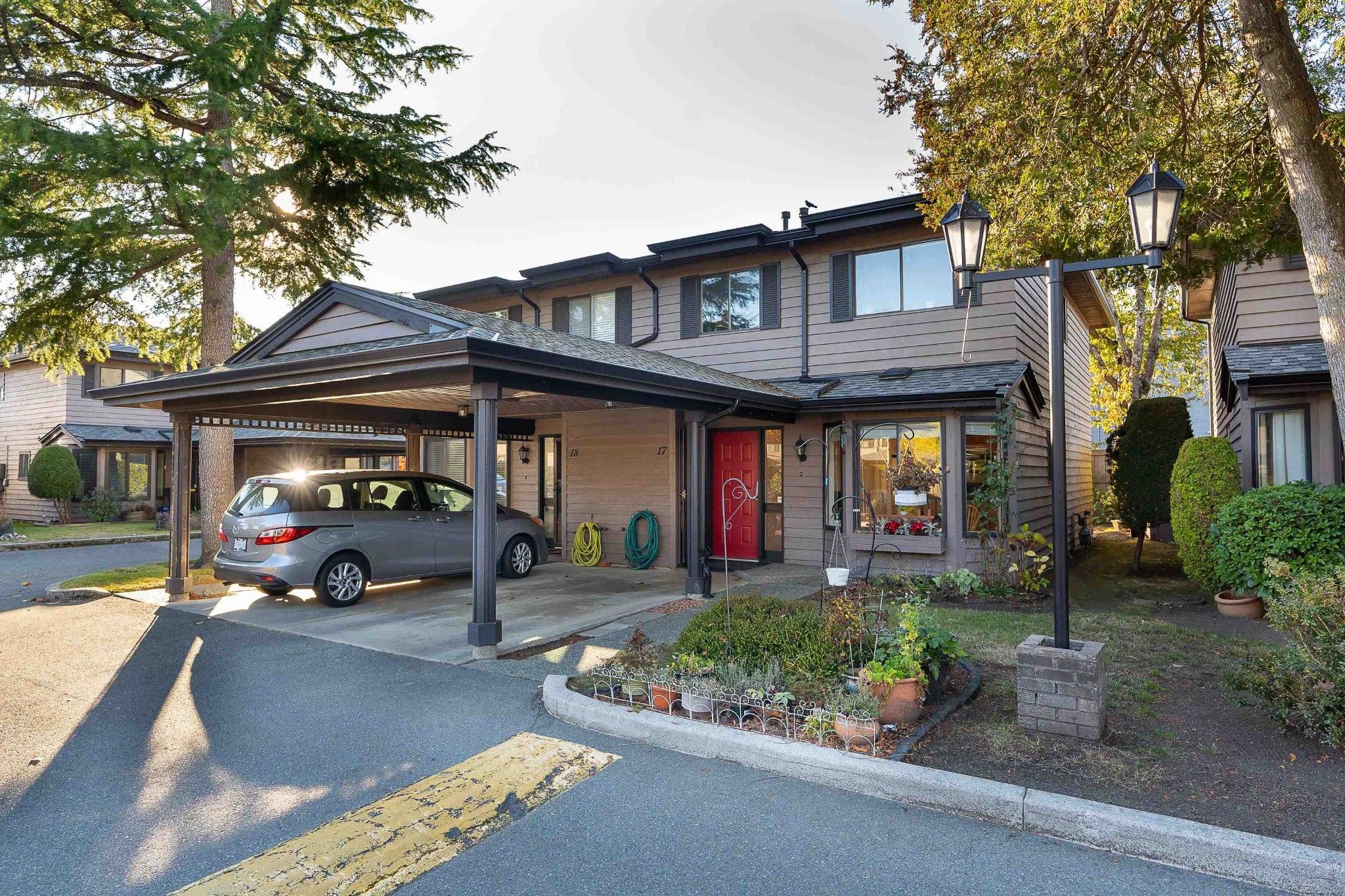 Main Photo: 17 10111 GILBERT ROAD in Richmond: Woodwards Townhouse for sale : MLS®# R2739380