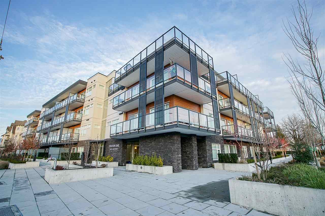 Main Photo: 412 12070 227 Street in Maple Ridge: East Central Condo for sale in "Station One" : MLS®# R2228127