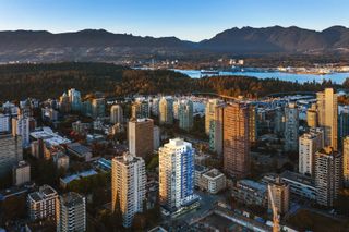Photo 2: 825 Nicola Street - Vancouver, BC: Rental for sale