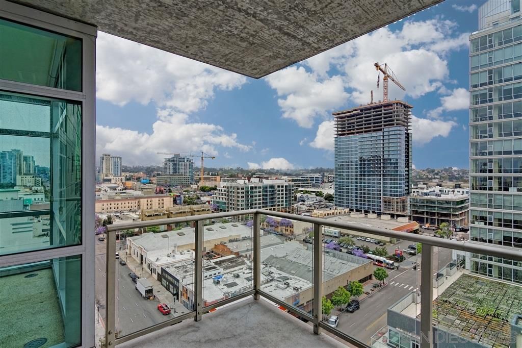 Main Photo: DOWNTOWN Condo for rent : 1 bedrooms : 800 The Mark Ln #1504 in San Diego