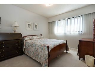 Photo 10: 33 11551 KINGFISHER Drive in Richmond: Westwind Townhouse for sale in "WEST CHELSEA/WESTWIND" : MLS®# V1044115