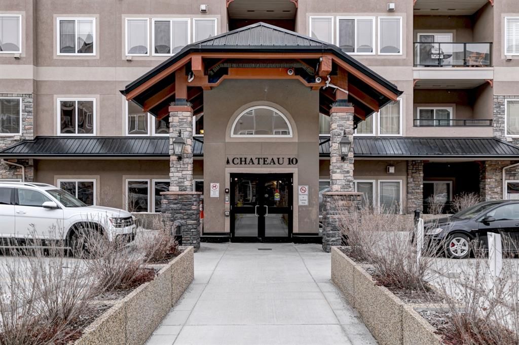 Main Photo: 234 10 Discovery Ridge Close SW in Calgary: Discovery Ridge Apartment for sale : MLS®# A1176936