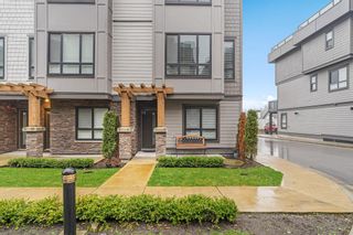 Photo 3: 15 19670 55A Avenue in Langley: Langley City Townhouse for sale : MLS®# R2839089