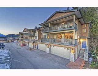 Photo 1: 18 1026 GLACIER VIEW Drive in Squamish: Garibaldi Highlands Townhouse for sale in "SEASONVIEW" : MLS®# V685594