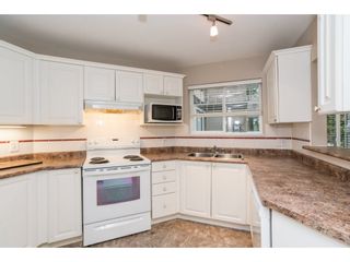 Photo 9: 206 20288 54 Avenue in Langley: Langley City Condo for sale in "Cavalier Court" : MLS®# R2150776