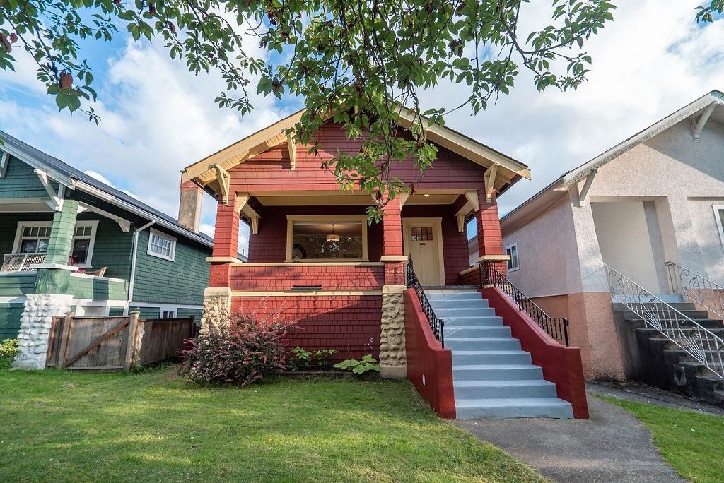 Main Photo: 2684 TURNER Street in Vancouver: Renfrew VE House for sale (Vancouver East)  : MLS®# R2625123