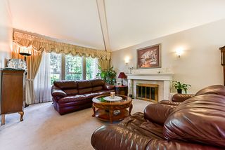 Photo 4: 6282 E BOUNDARY Drive in Surrey: Panorama Ridge House for sale in "Boundary Park" : MLS®# R2330124